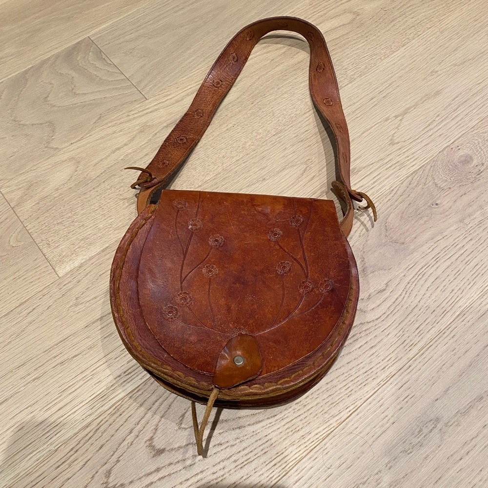 Vintage hand tooled Brown Leather saddle bag Purse 60s/70s